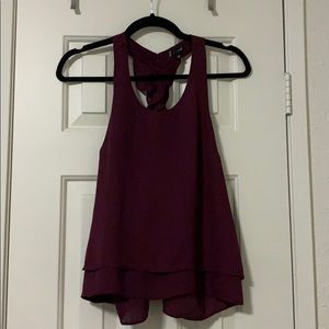 The Á Ruffled Tank Top (maroon)